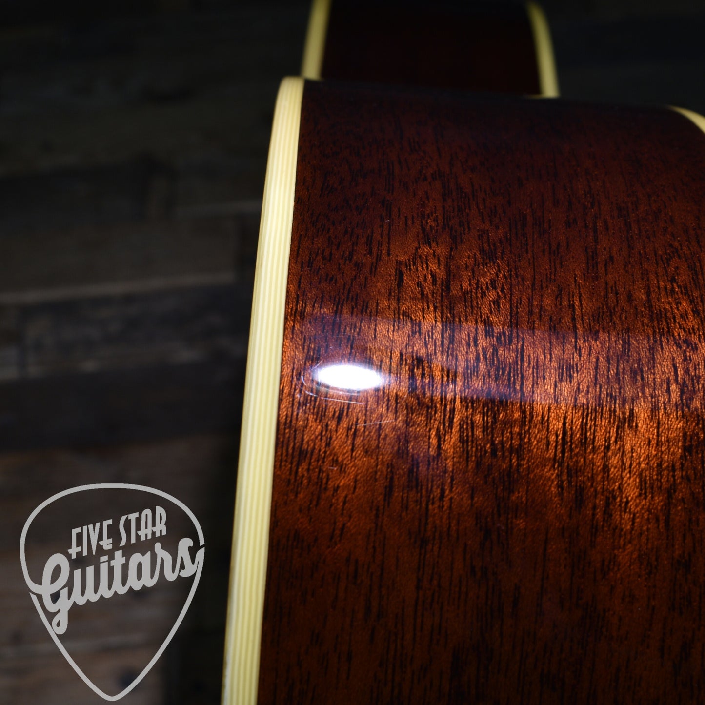 Pre-Owned Alvarez MF610EOM with Hard Shell Case