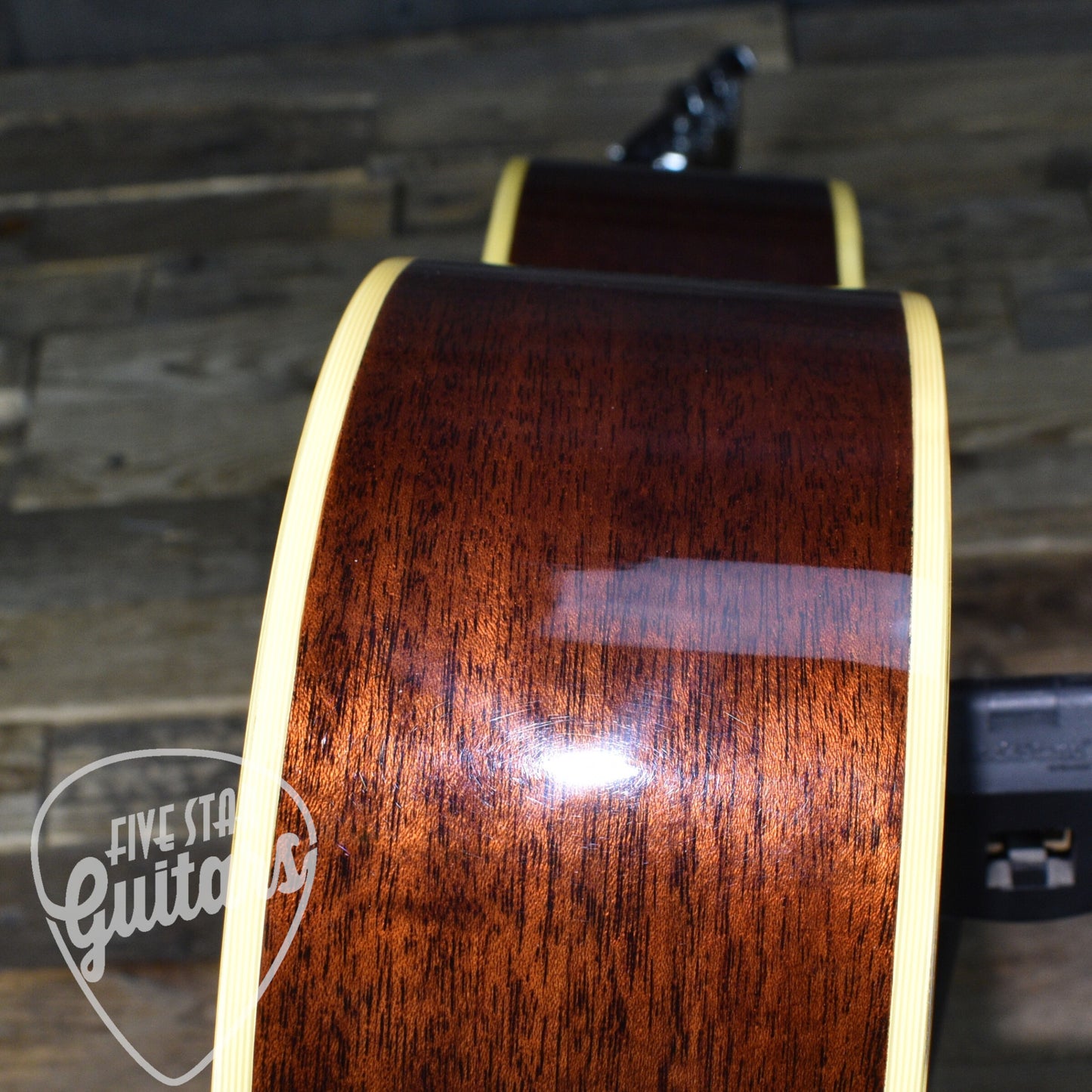 Pre-Owned Alvarez MF610EOM with Hard Shell Case