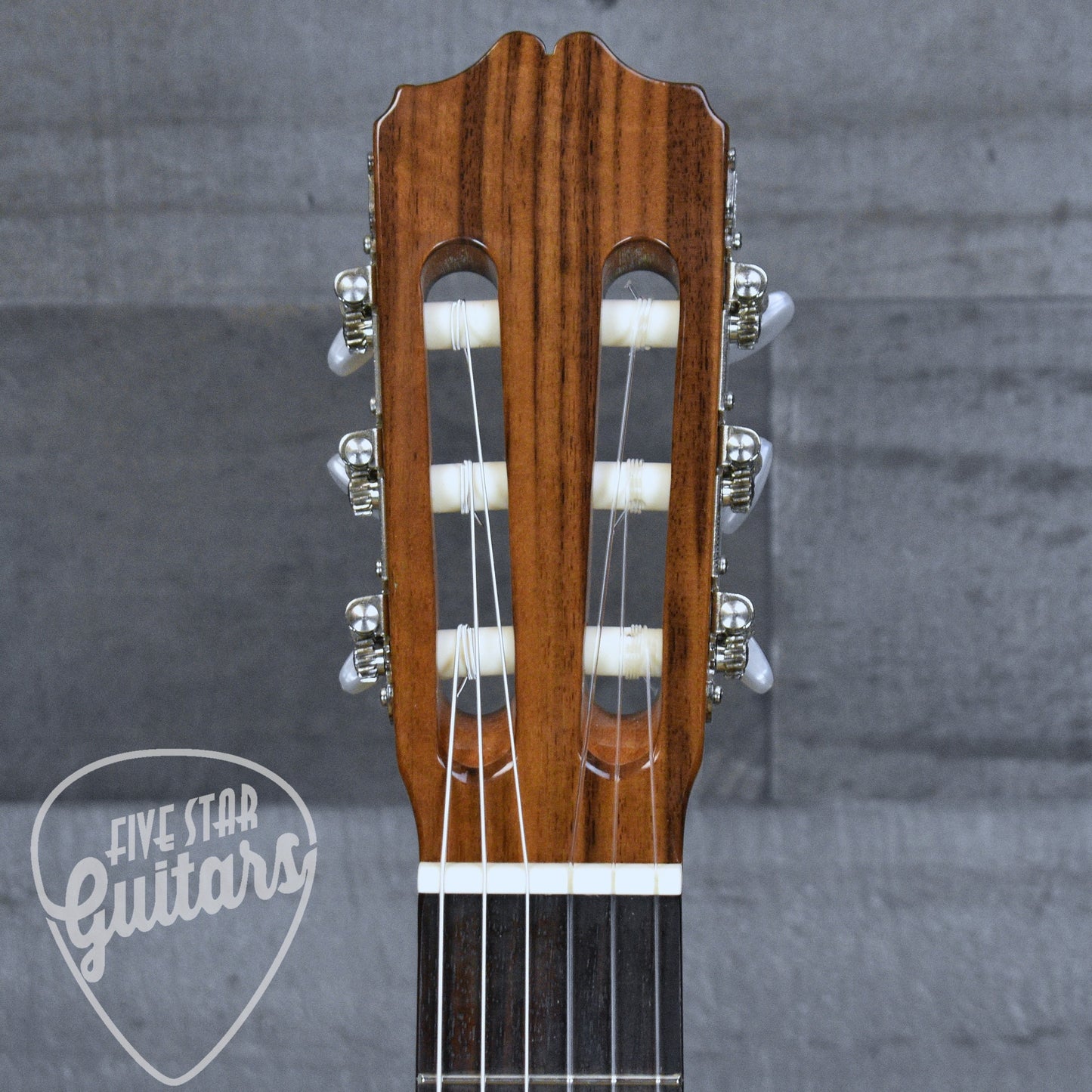 Pre-Owned Antonio Aparicio AA10 - Natural with Hardshell Case