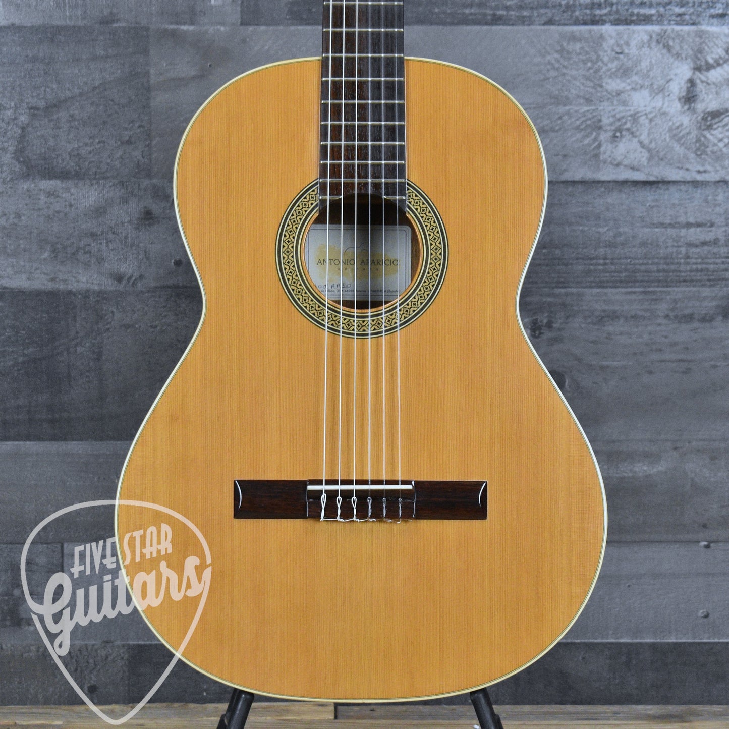 Pre-Owned Antonio Aparicio AA10 - Natural with Hardshell Case