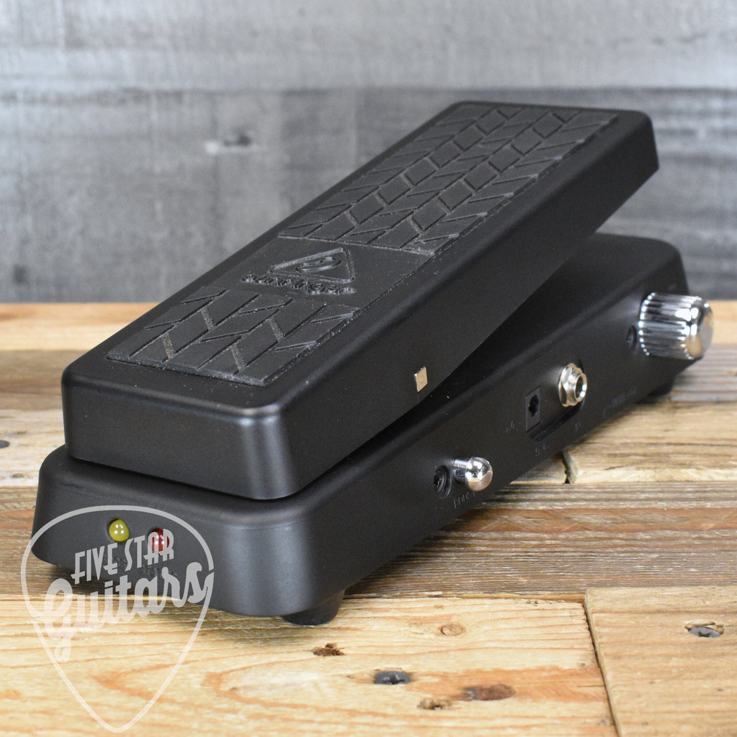 Pre-Owned Behringer HB01 Hellbabe Ultimate Wah