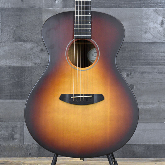 Pre-Owned Breedlove Moonlight Concert - Sunburst with Hardshell Case