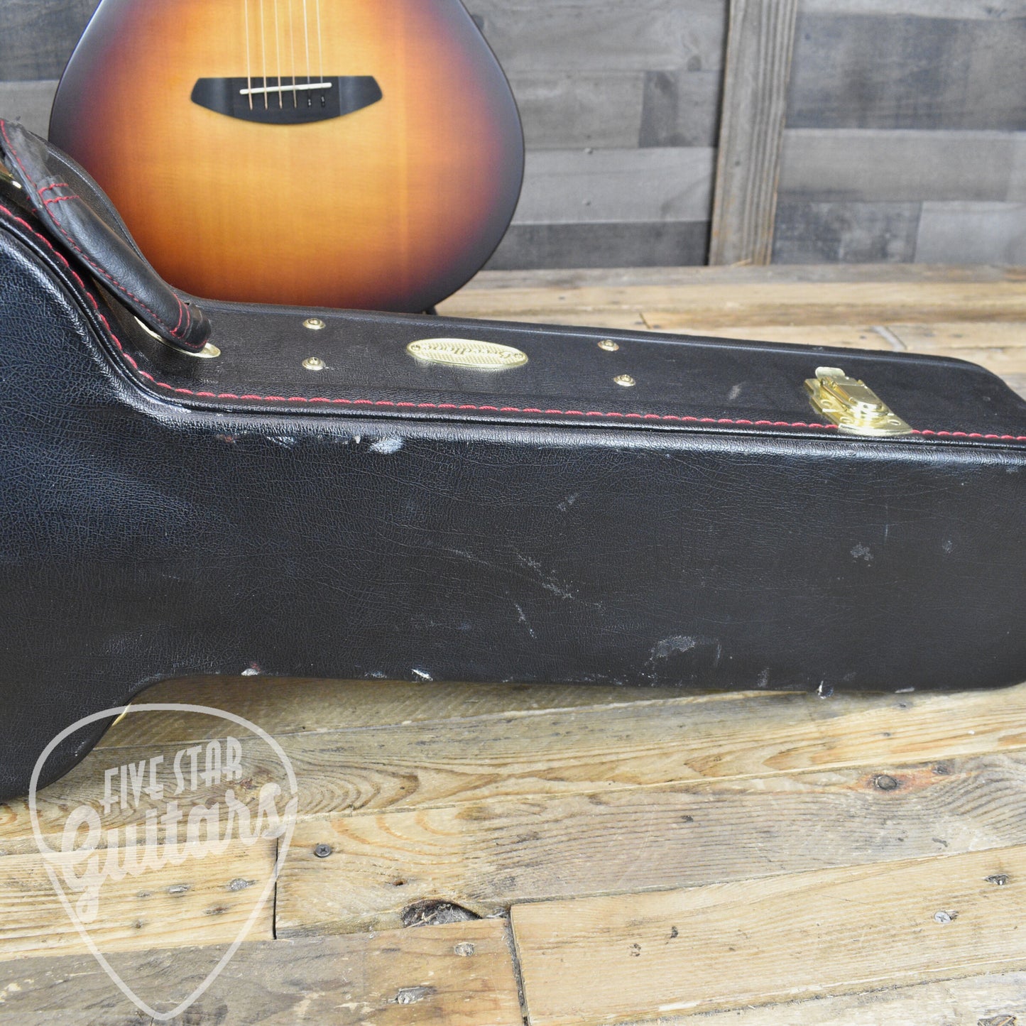 Pre-Owned Breedlove Moonlight Concert - Sunburst with Hardshell Case