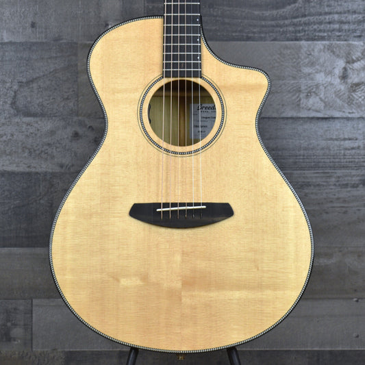 Pre-Owned Breedlove Oregon Concert CE - Natural with Hardshell Case