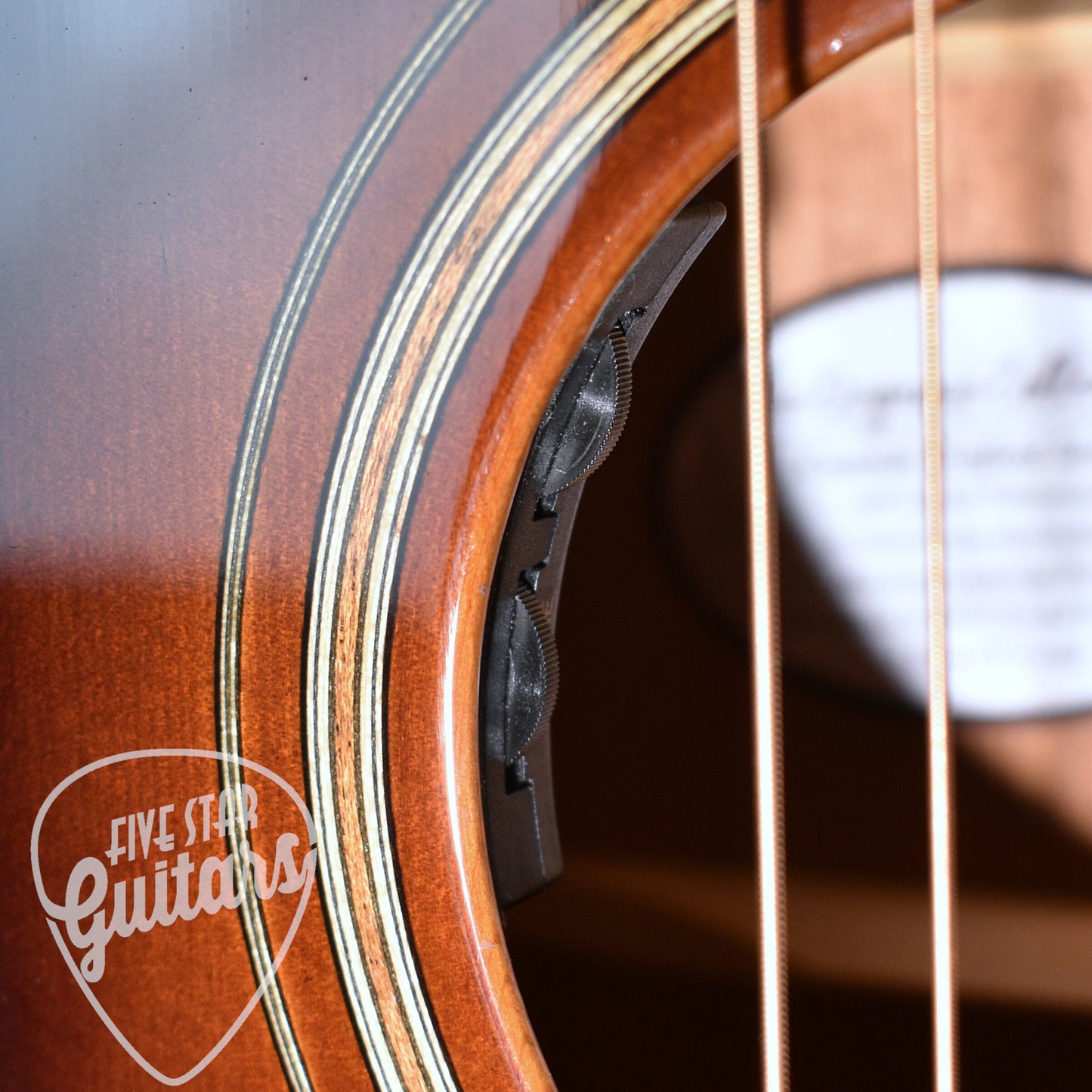 Pre-Owned Breedlove Performer Concert - Bourbon with Gigbag