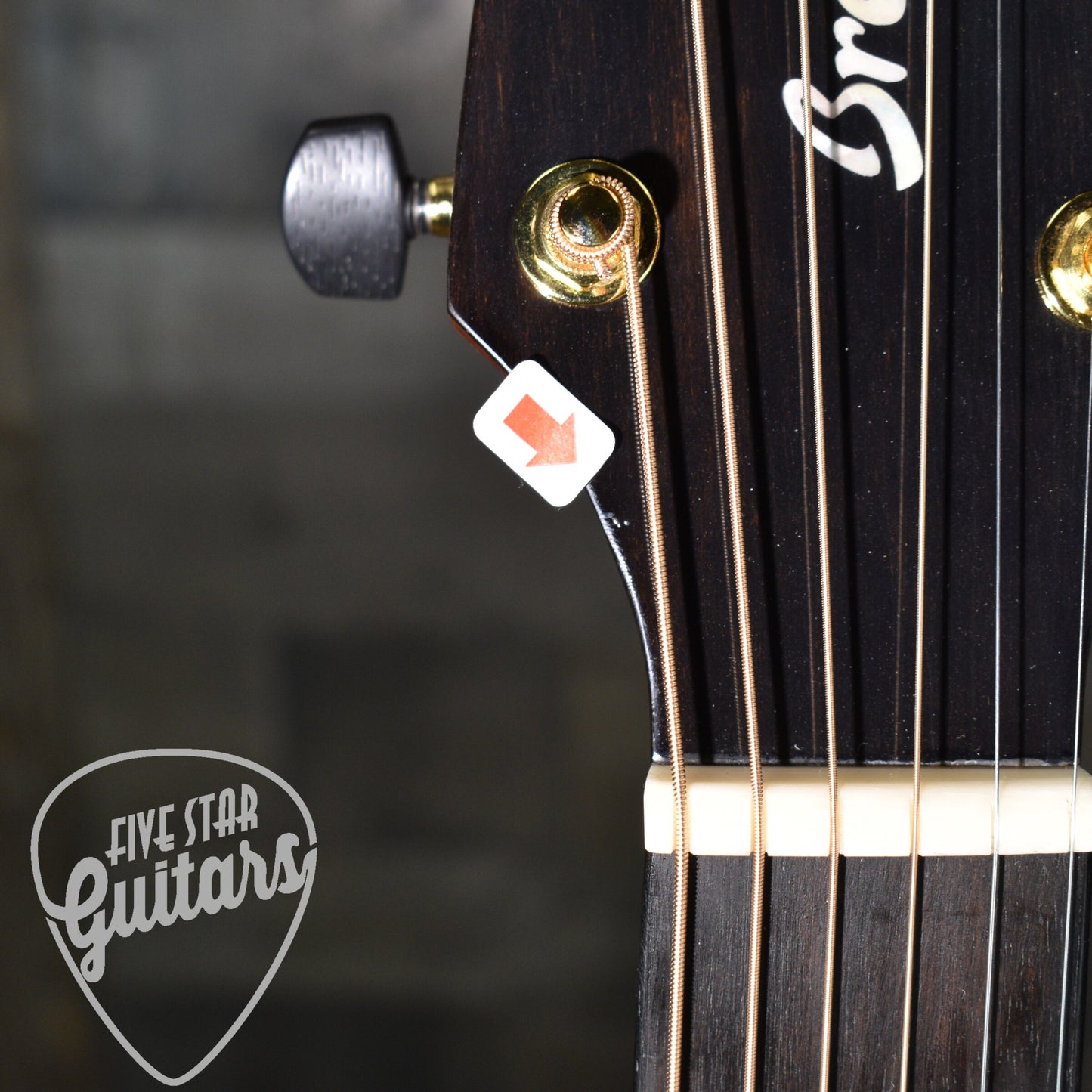 Pre-Owned Breedlove Performer Concert - Bourbon with Gigbag
