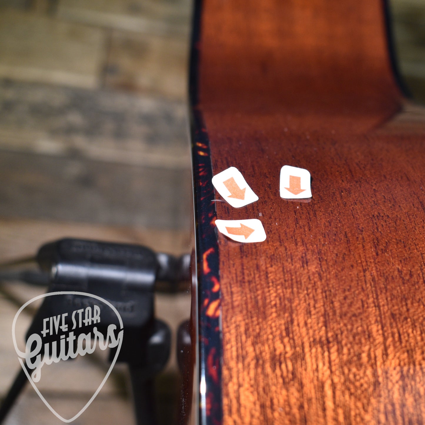 Pre-Owned Breedlove Performer Concert - Bourbon with Gigbag