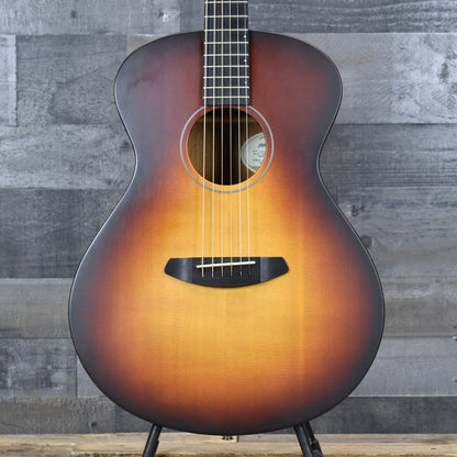 Pre-Owned Breedlove USA Concert Moon Light with Hard Shell Case