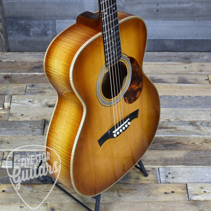 Pre-Owned Brian Bishop OM - Sunburst with Hardshell Case