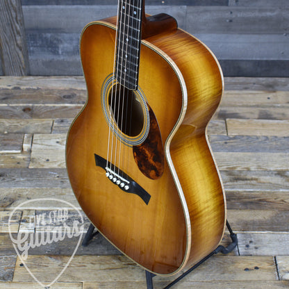 Pre-Owned Brian Bishop OM - Sunburst with Hardshell Case