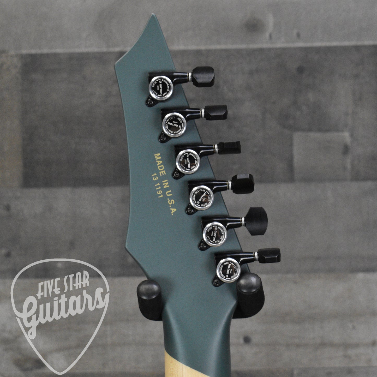 Pre-Owned Dean USA AR6 Zoltan Bathory Signature - Satin Army Green with Hardshell Case