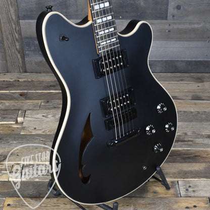 Pre-Owned EVH SA126 Special - Stealth Black With Hard Shell Case