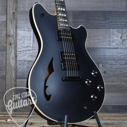 Pre-Owned EVH SA126 Special - Stealth Black With Hard Shell Case