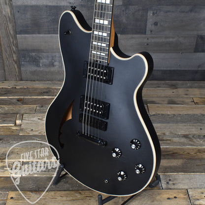 Pre-Owned EVH SA126 Special - Stealth Black With Hard Shell Case