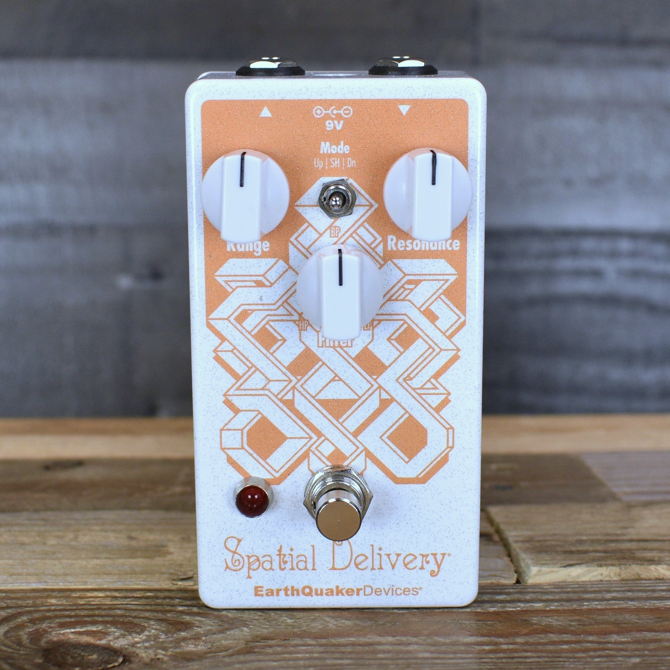 Pre-Owned EarthQuaker Devices Spatial Delivery Envelope Pedal with