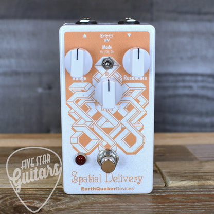 Pre-Owned EarthQuaker Devices Spatial Delivery Envelope Pedal with Sample and Hold