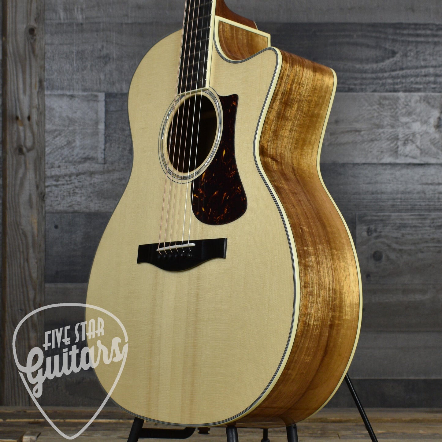 Pre-Owned Eastman AC422CE-LTD-Koa - Natural with Hardshell Case
