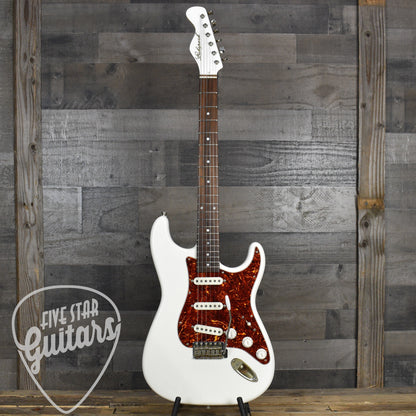 Pre-Owned Echopark Echocaster R '60 - White with Original Hard Shell Case