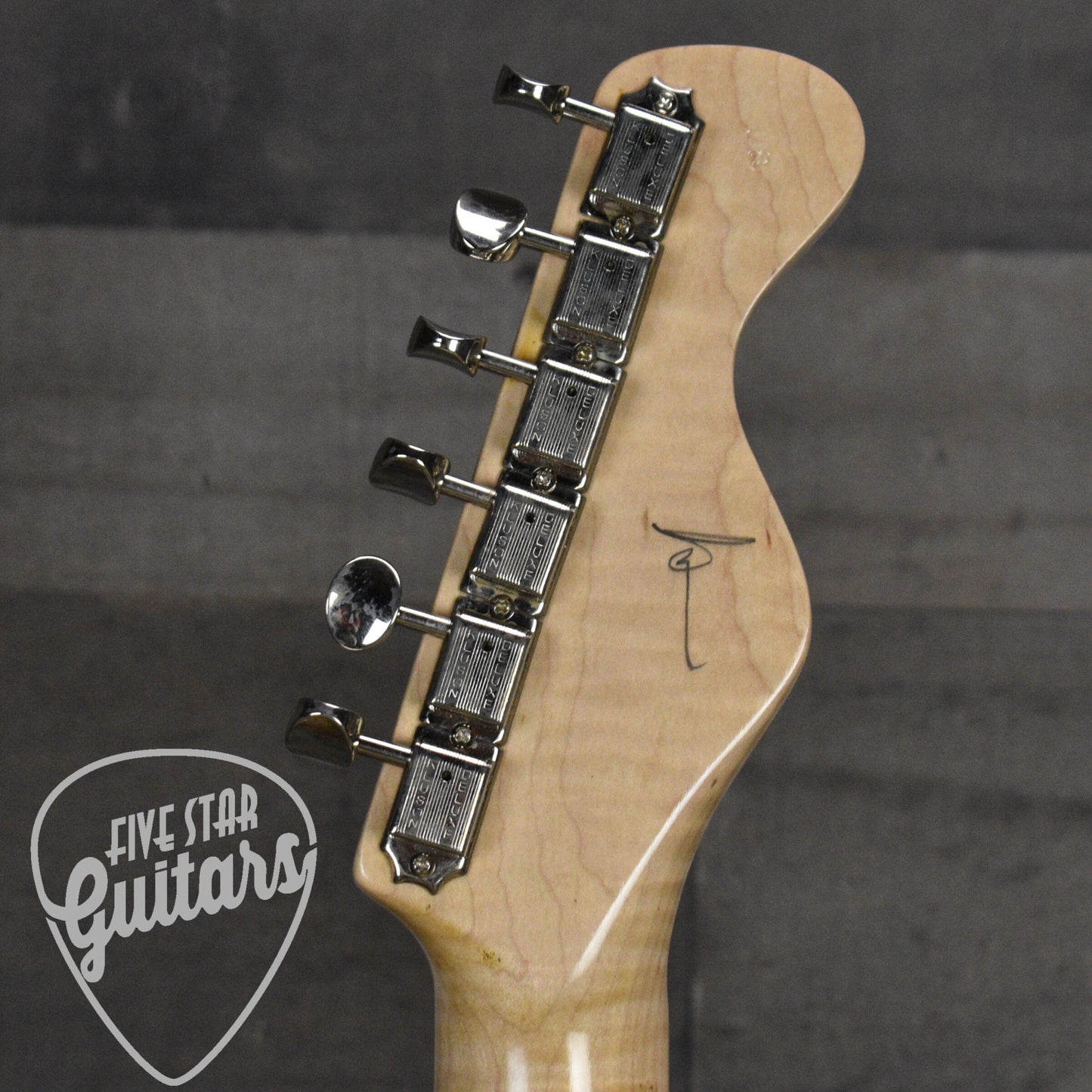 Pre-Owned Echopark Echocaster R '60 - White with Original Hard Shell Case