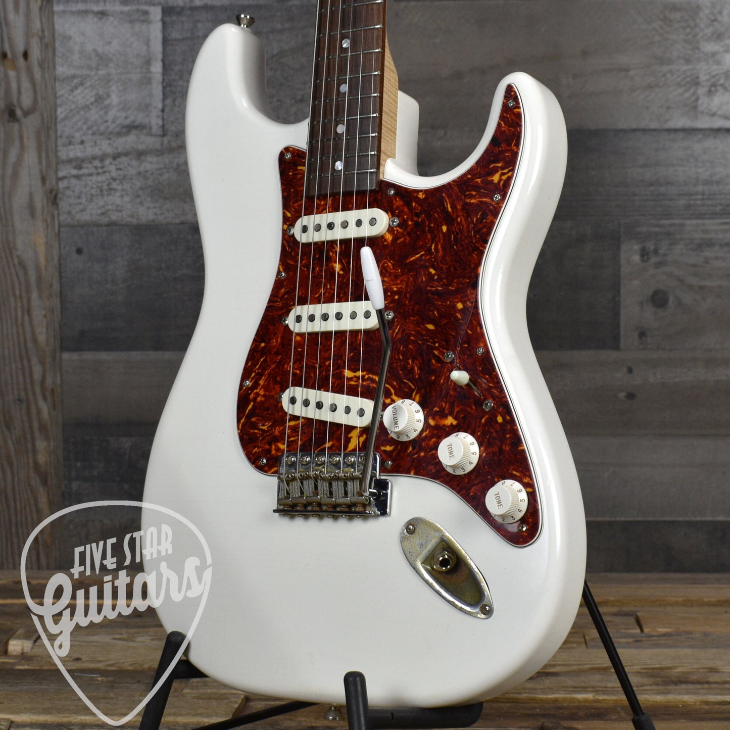 Pre-Owned Echopark Echocaster R '60 - White with Original Hard Shell Case