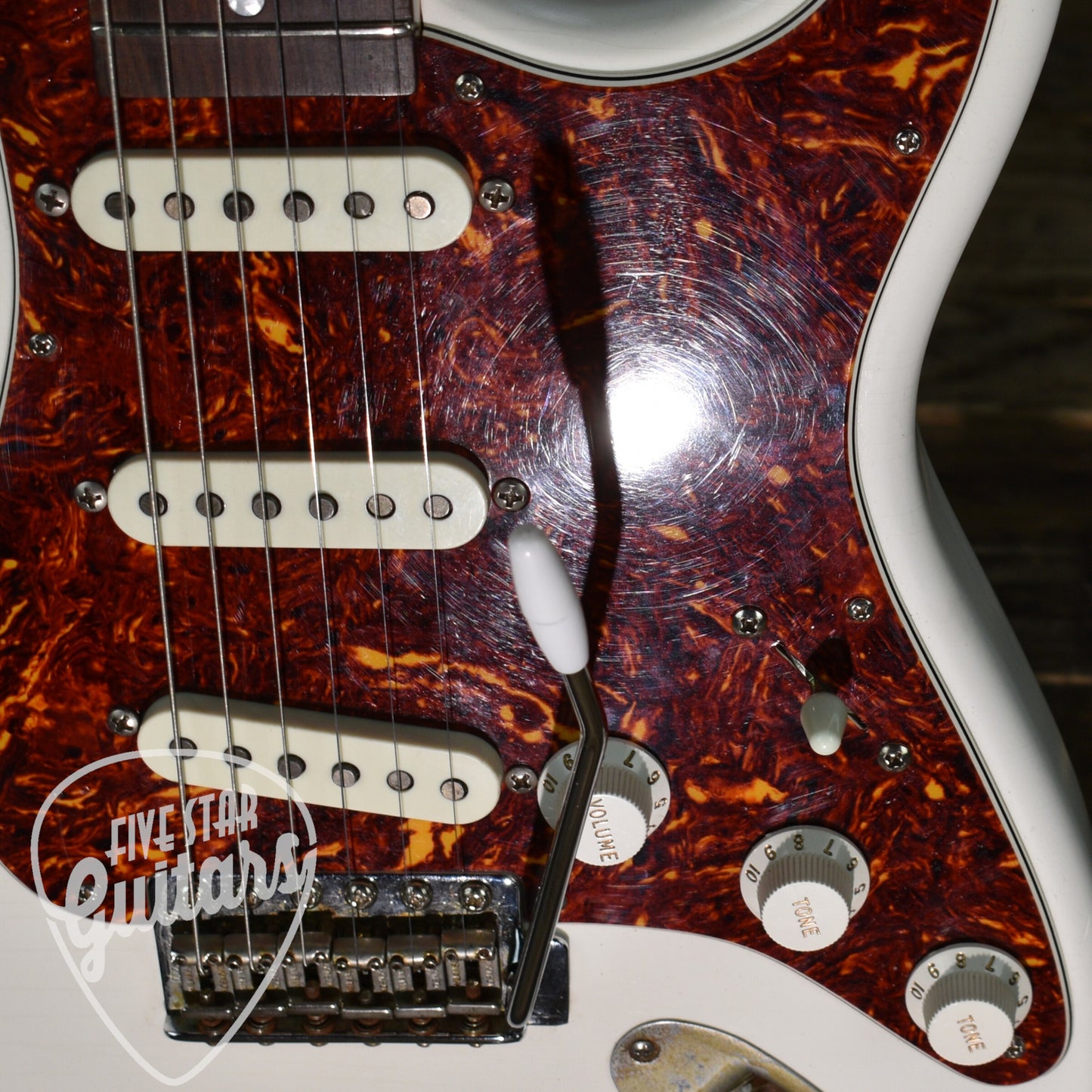 Pre-Owned Echopark Echocaster R '60 - White with Original Hard Shell Case