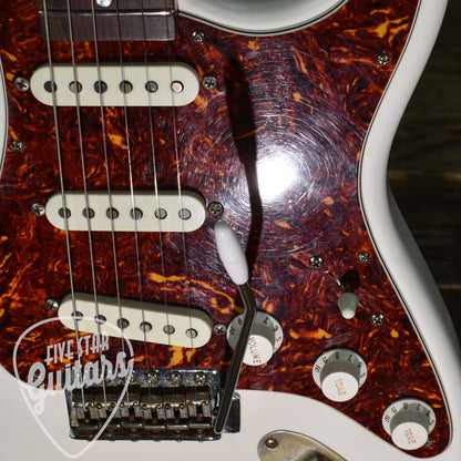 Pre-Owned Echopark Echocaster R '60 - White with Original Hard Shell Case