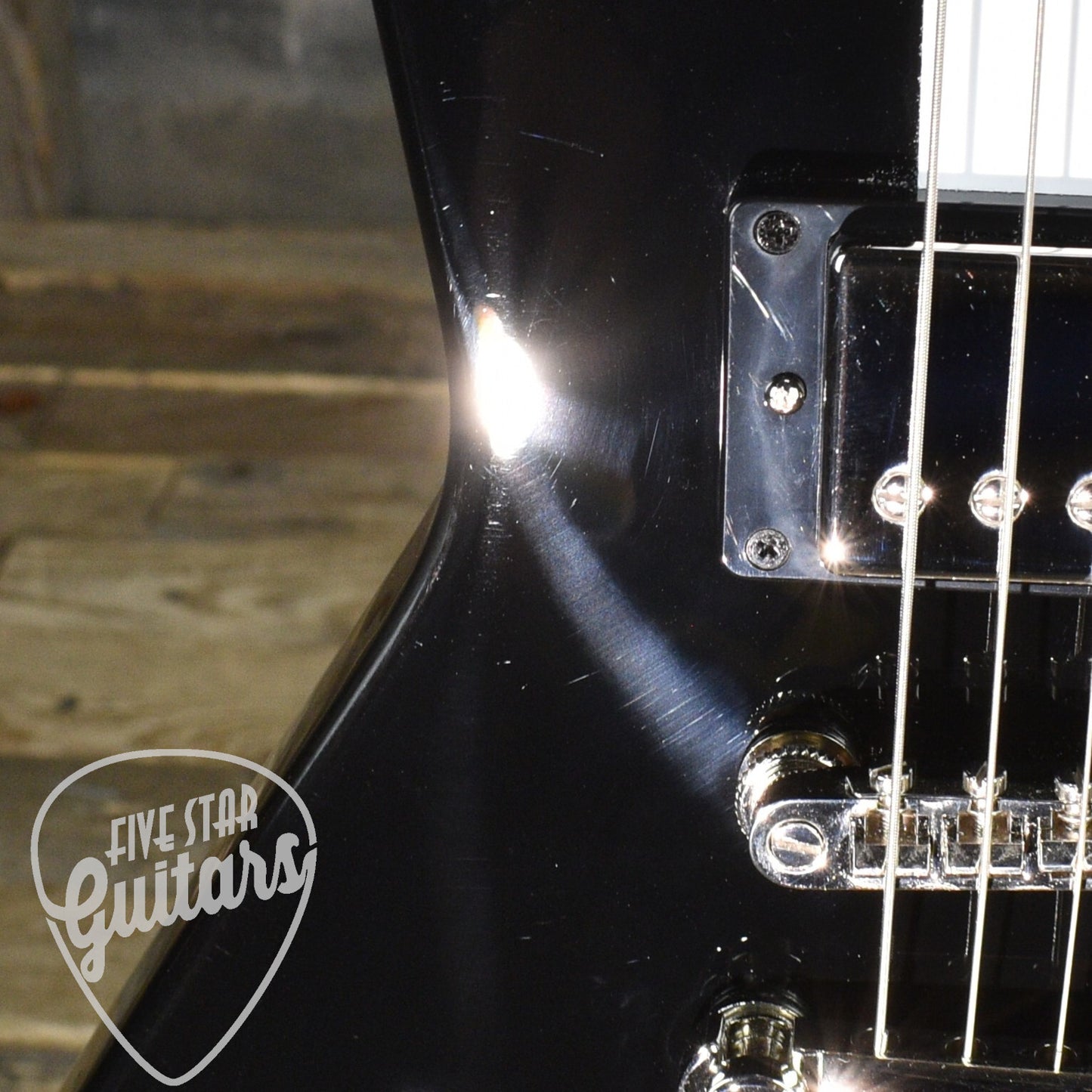 Pre-Owned Epiphone Explorer - Ebony
