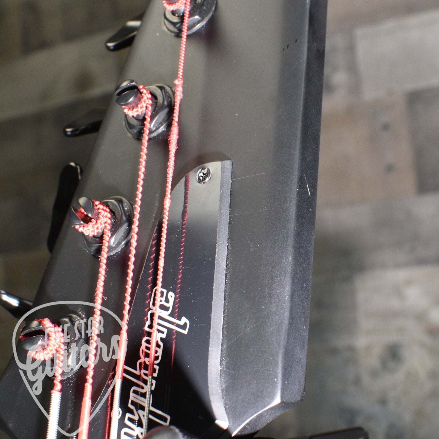 Pre-Owned Epiphone Goth Thunderbird IV - Pitch Black