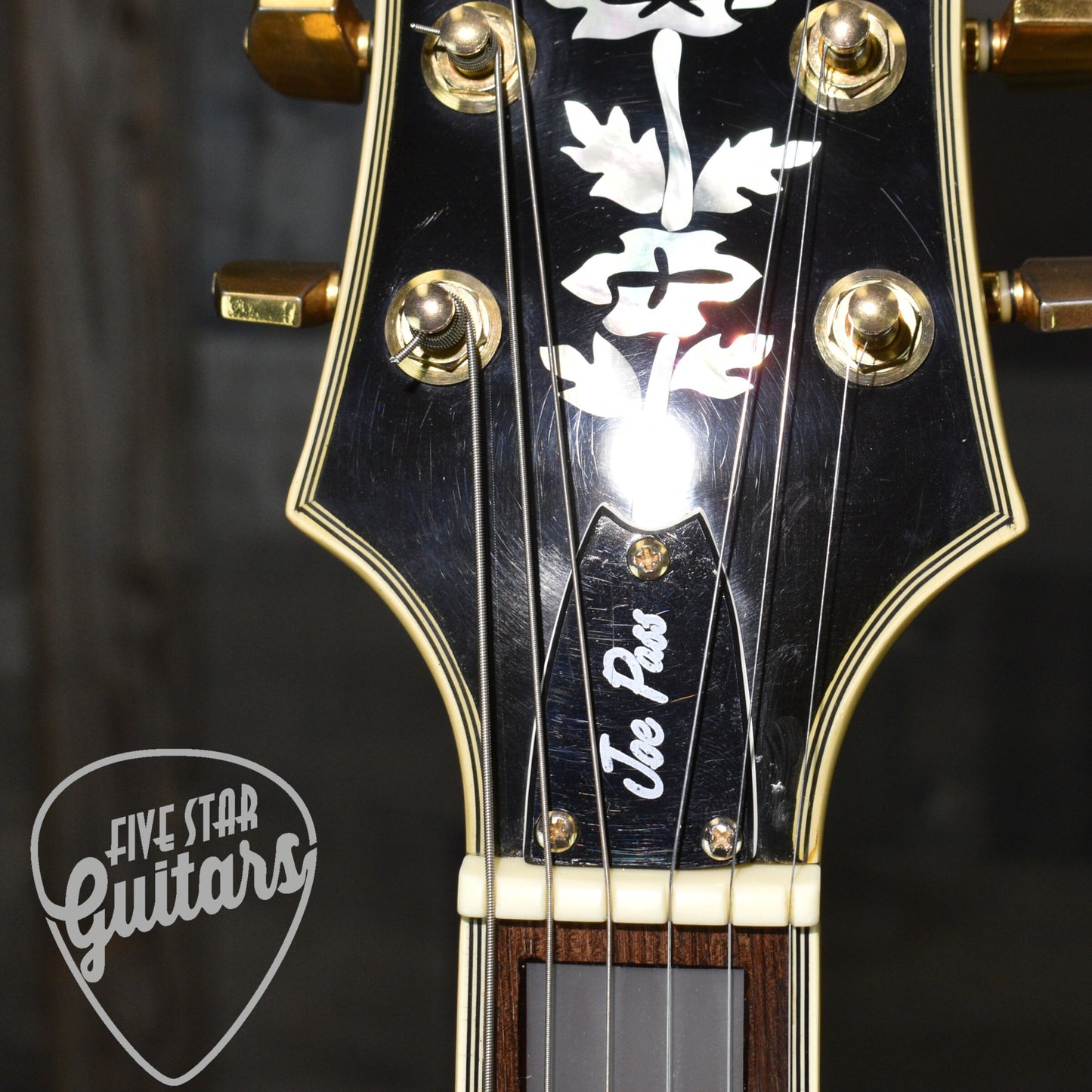 Pre-Owned Epiphone Joe Pass Emperor II - Heritage Cherry Sunburst with Hardshell Case