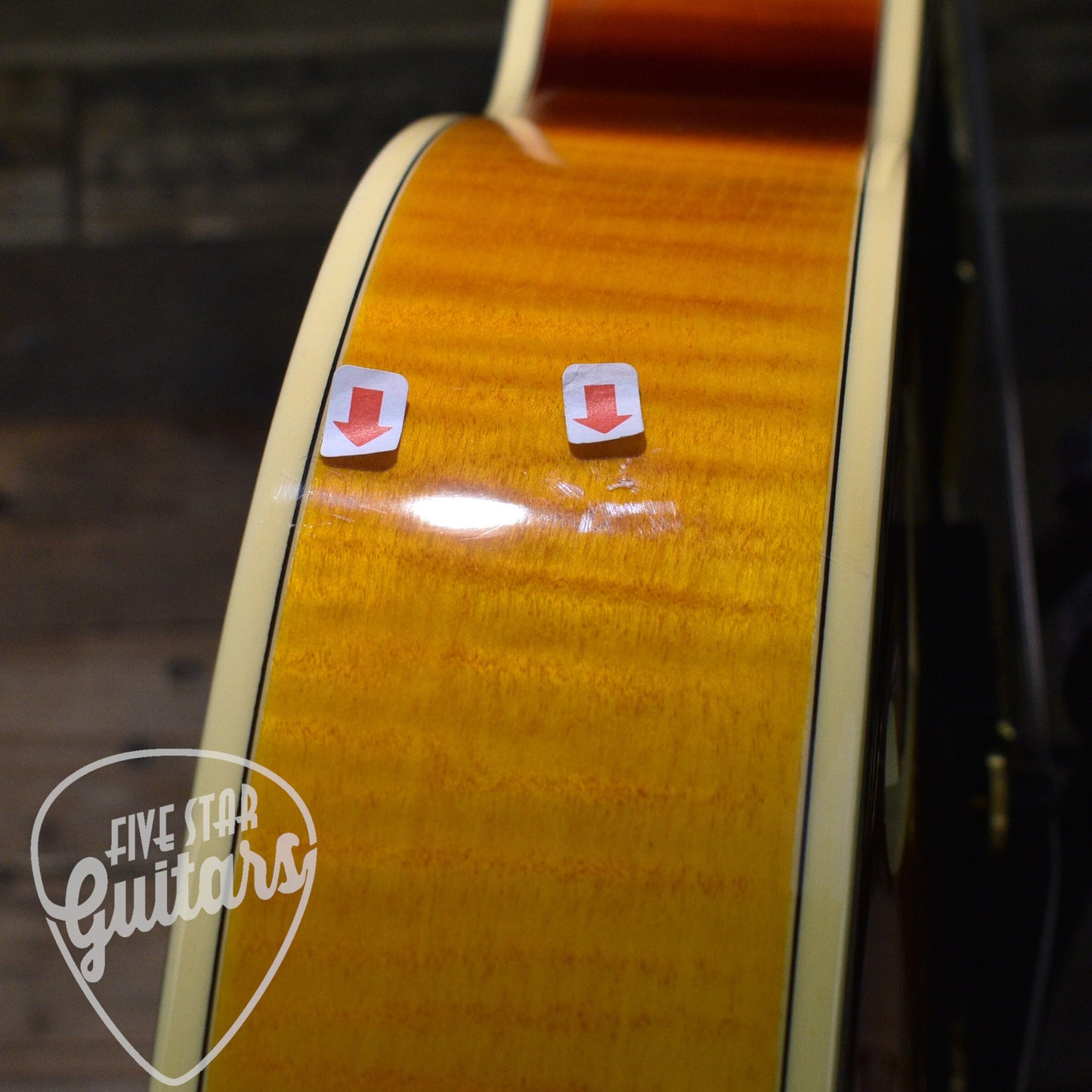 Pre-Owned Epiphone Joe Pass Emperor II - Heritage Cherry Sunburst with Hardshell Case