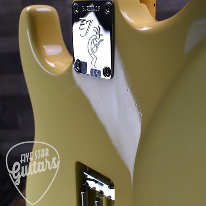 Pre-Owned Eric Johnson Stratocaster Thinline - Vintage White with Gig Bag