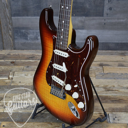 Pre-Owned Fender 70th Anniversary American Professional II Stratocaster - Cometburst with Hardshell Case
