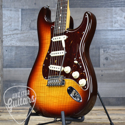 Pre-Owned Fender 70th Anniversary American Professional II Stratocaster - Cometburst with Hardshell Case