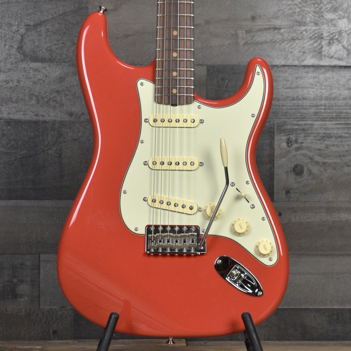 Pre-Owned Fender AVII 60s Stratocaster - Fiesta Red with Hard Shell Case