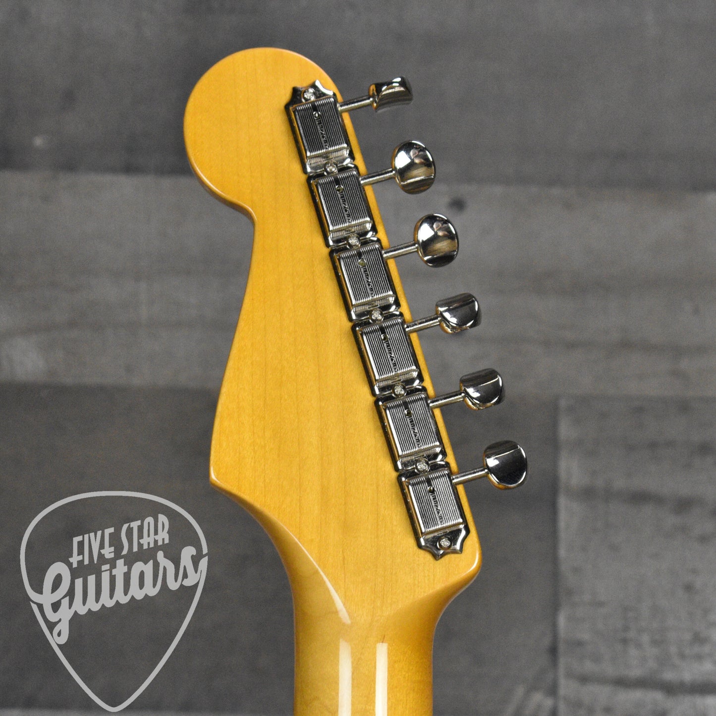 Pre-Owned Fender AVII 60s Stratocaster - Fiesta Red with Hard Shell Case