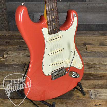 Pre-Owned Fender AVII 60s Stratocaster - Fiesta Red with Hard Shell Case