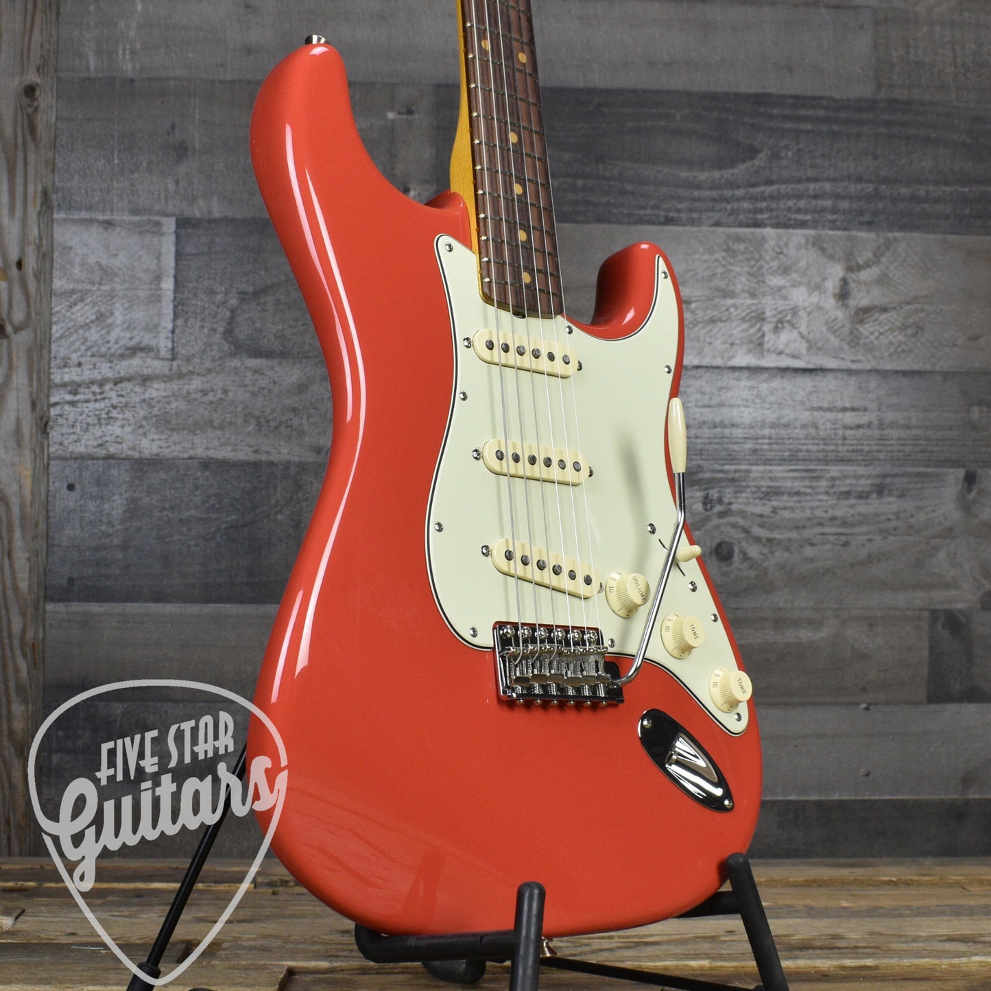Pre-Owned Fender AVII 60s Stratocaster - Fiesta Red with Hard Shell Case