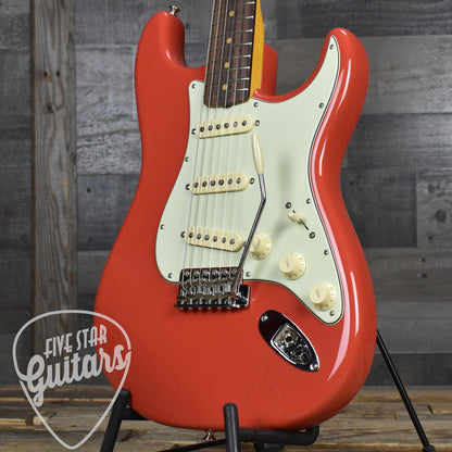 Pre-Owned Fender AVII 60s Stratocaster - Fiesta Red with Hard Shell Case