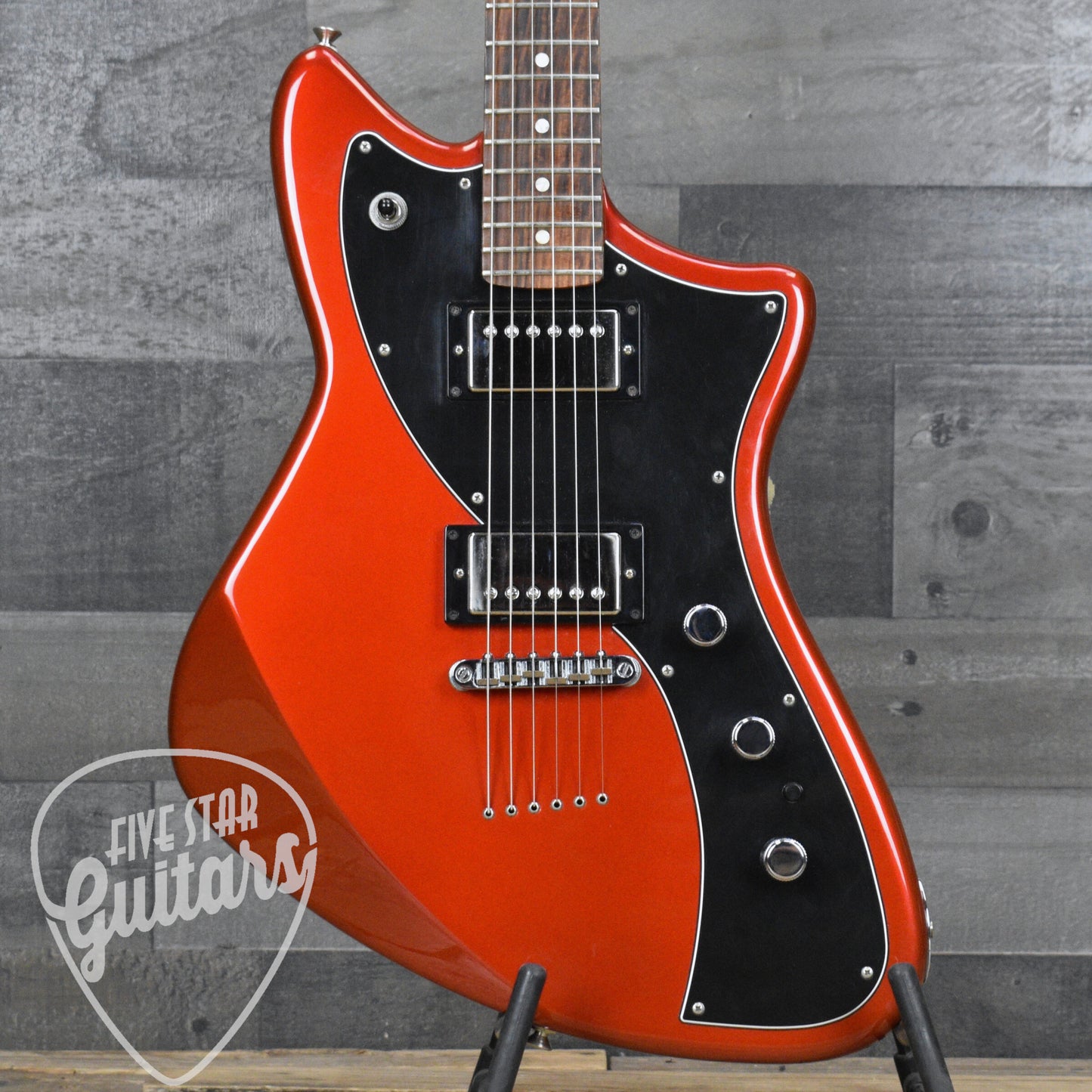 Pre-Owned Fender Alternate Reality Meteora - Candy Apple Red with Hardshell Case