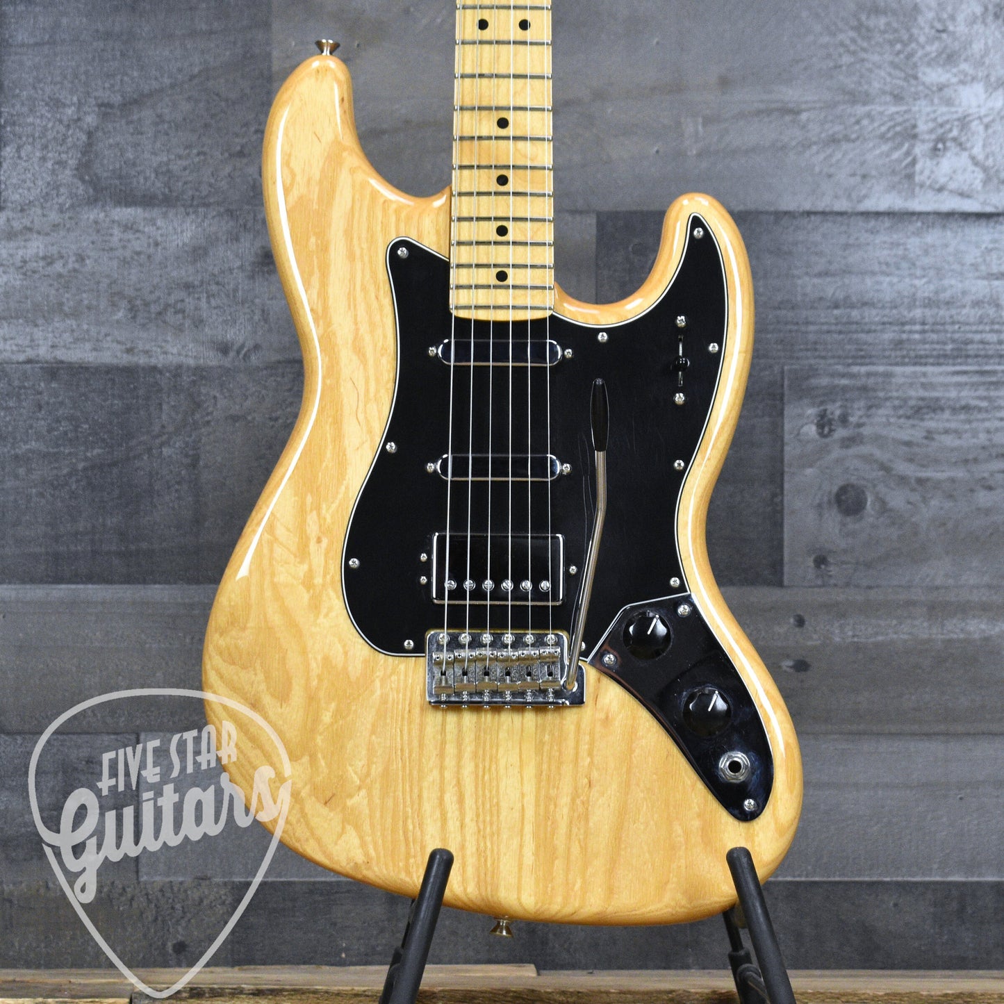 Pre-Owned Fender Alternate Reality Sixty-Six - Natural