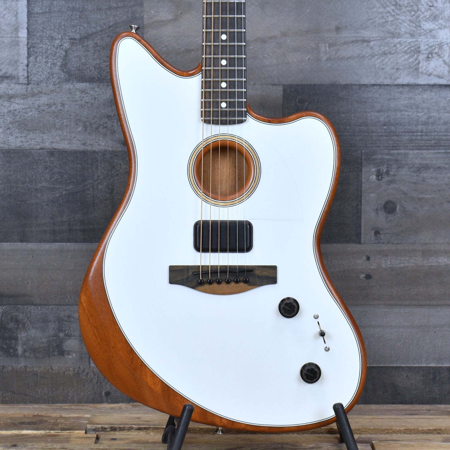 Pre-Owned Fender American Acoustasonic Jazzmaster - Arctic White with Gigbag