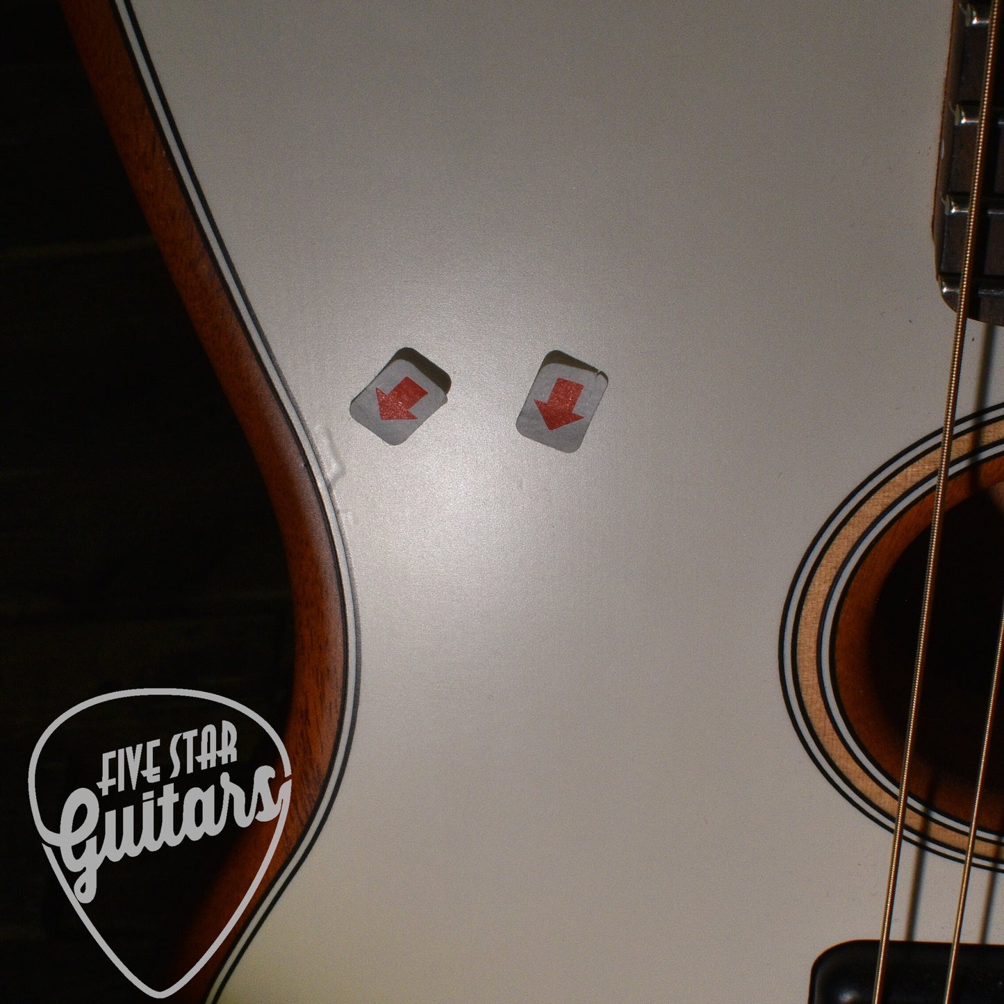 Pre-Owned Fender American Acoustasonic Jazzmaster - Arctic White with Gigbag