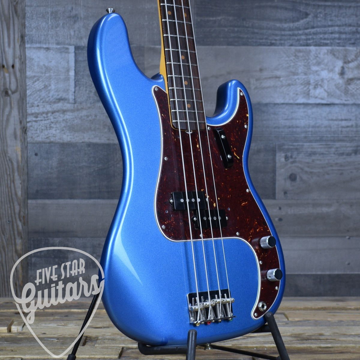 Pre-Owned Fender American Original '60s Precision Bass - Lake Placid Blue with Hardshell Case