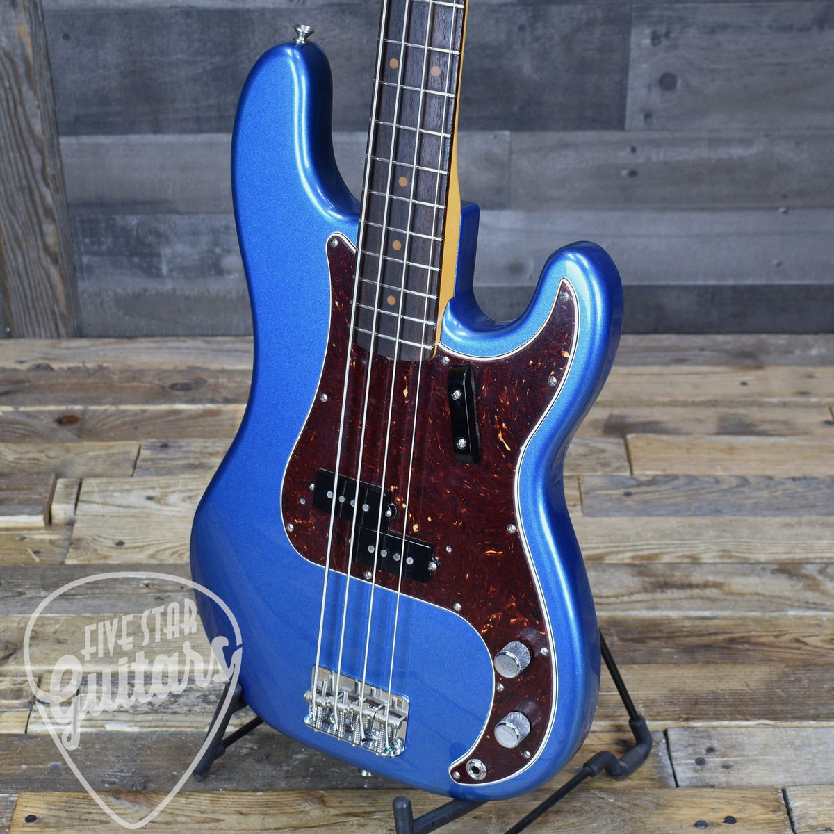 Pre-Owned Fender American Original '60s Precision Bass - Lake Placid Blue with Hardshell Case
