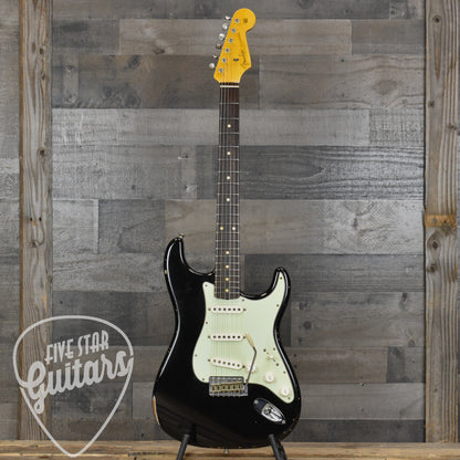 Pre-Owned Fender Custom Shop 1960 Stratocaster - Black with Hardshell Case
