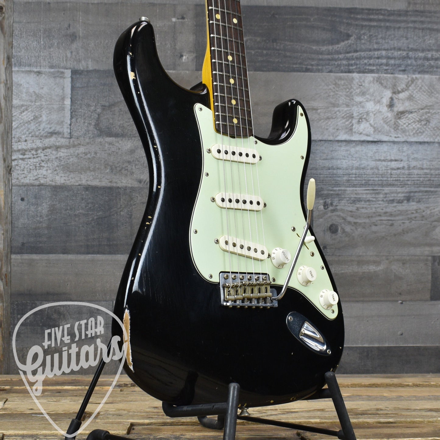 Pre-Owned Fender Custom Shop 1960 Stratocaster - Black with Hardshell Case