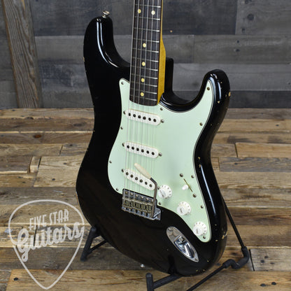 Pre-Owned Fender Custom Shop 1960 Stratocaster - Black with Hardshell Case
