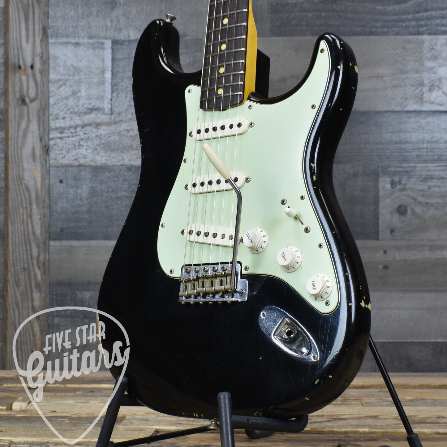 Pre-Owned Fender Custom Shop 1960 Stratocaster - Black with Hardshell Case