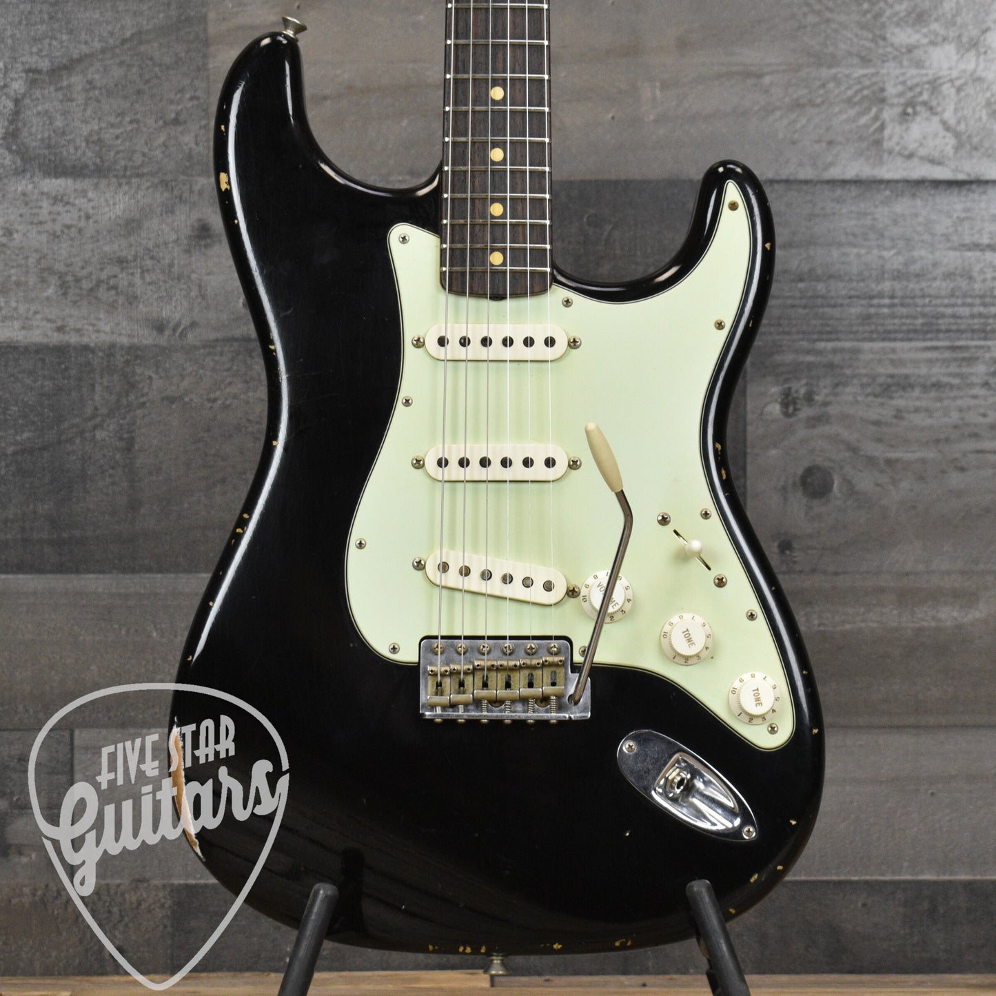 Pre-Owned Fender Custom Shop 1960 Stratocaster - Black with Hardshell Case