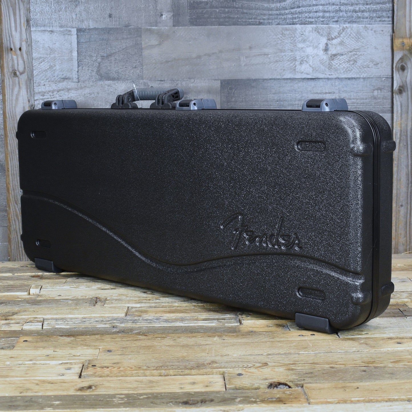 Pre-Owned Fender Deluxe Molded TSA Case